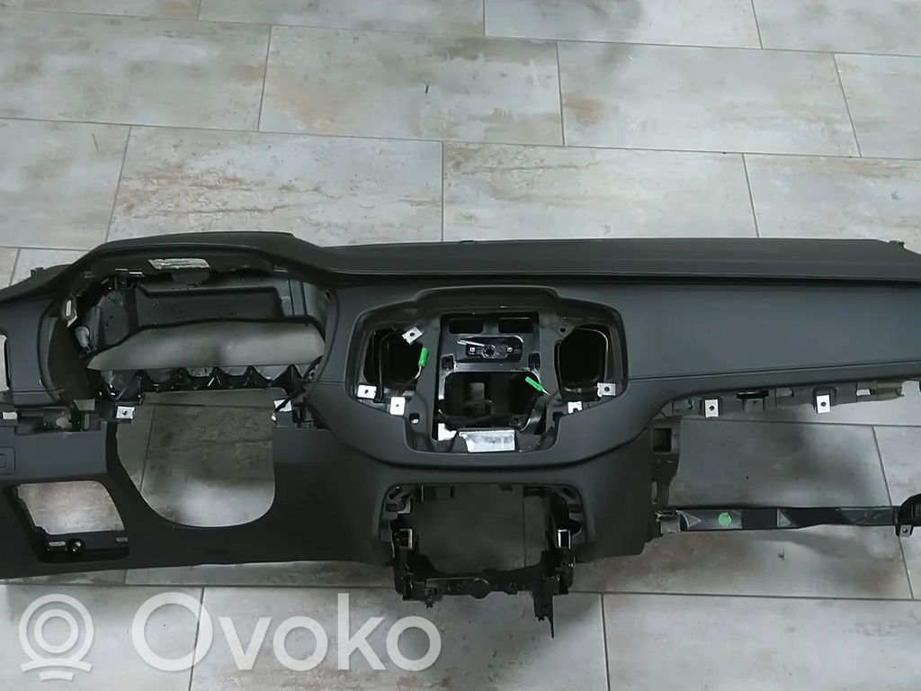 Volvo XC90 Панель 