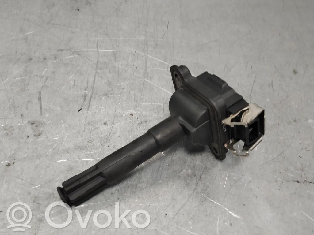 Audi A4 S4 B5 8D Bobine d'allumage haute tension 