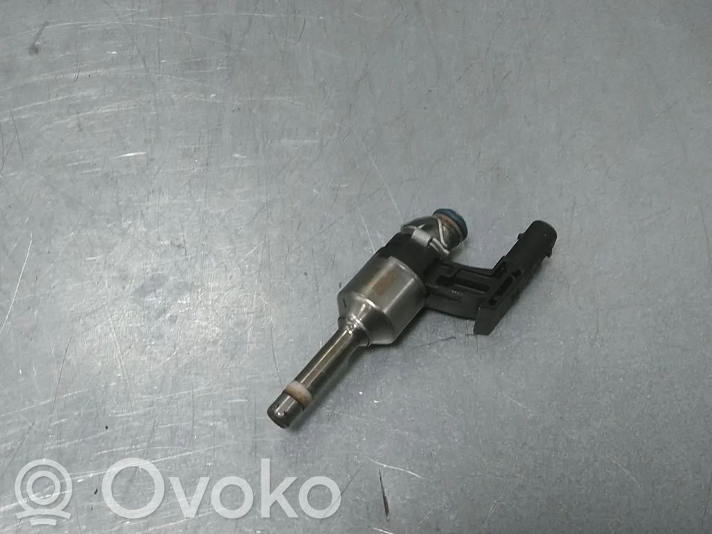 Volkswagen Golf VI Fuel injector 
