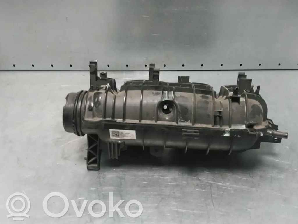 Volkswagen PASSAT B8 Kolektor ssący 