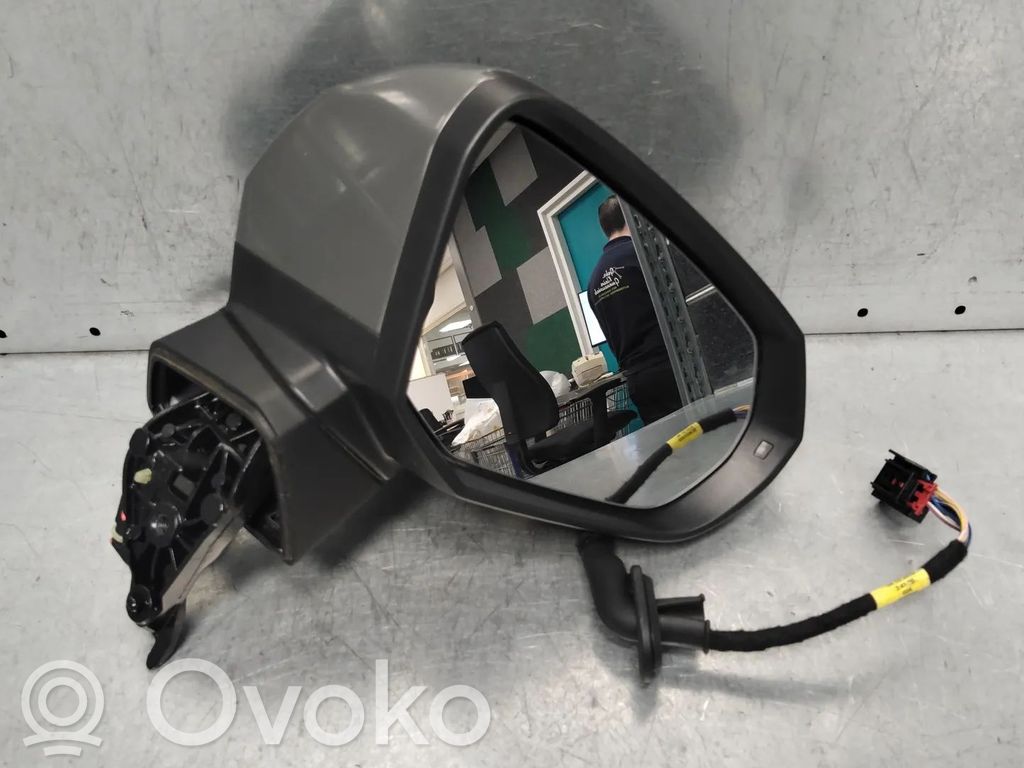 Audi Q3 F3 Elektryczne lusterko boczne drzwi przednich 