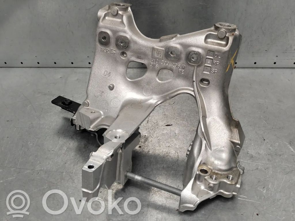 Priekinis traversas   4N0399296M,4N0399296G