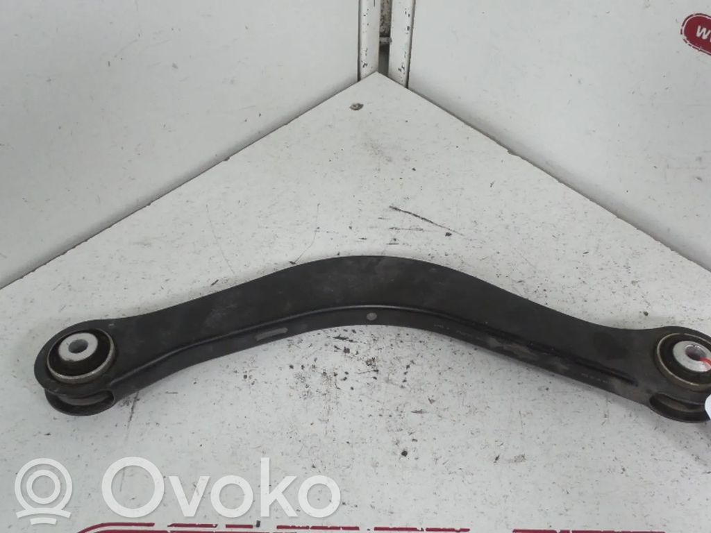 Audi A4 S4 B9 Fuso a snodo con mozzo ruota posteriore 