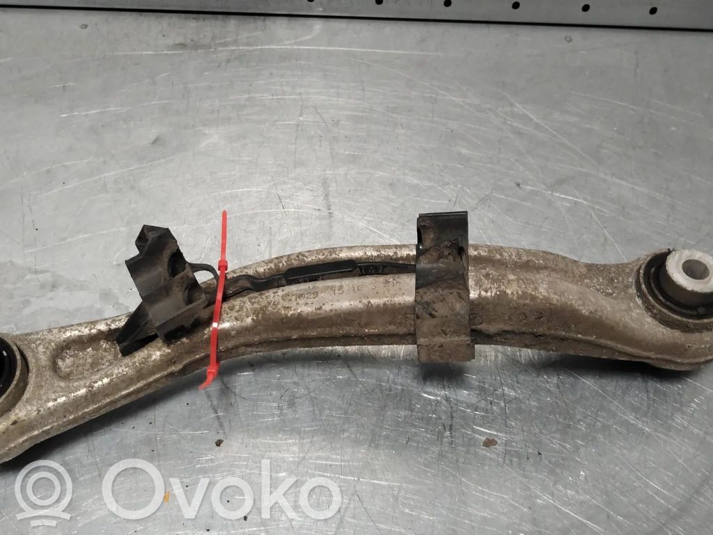 Jaguar XE Olka-akselin laakeripesä 