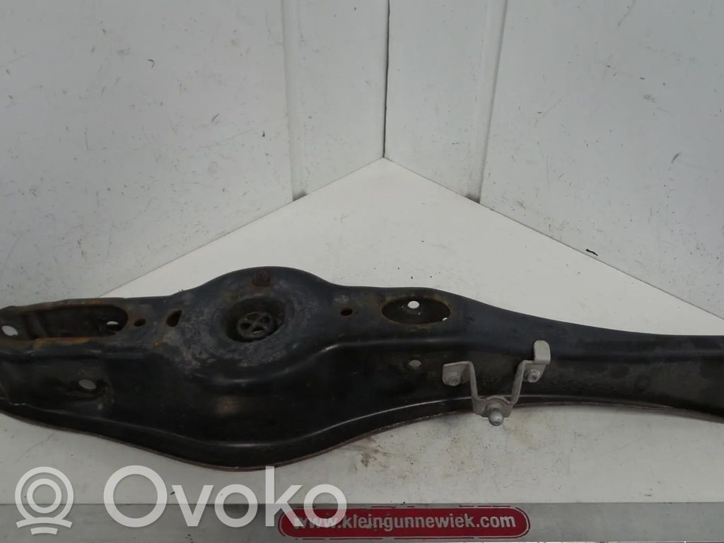 Volkswagen Golf VII Braț cu fuzetă spate 