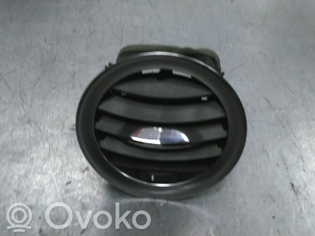 Opel Corsa D Boczna kratka nawiewu deski rozdzielczej 