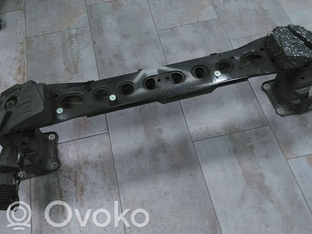 Ford Focus Traversa del paraurti anteriore 