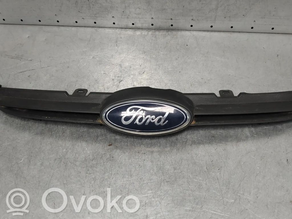 Ford Fiesta Etupuskurin ylempi jäähdytinsäleikkö 