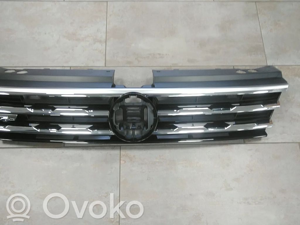 Volkswagen Tiguan Maskownica / Grill / Atrapa górna chłodnicy 