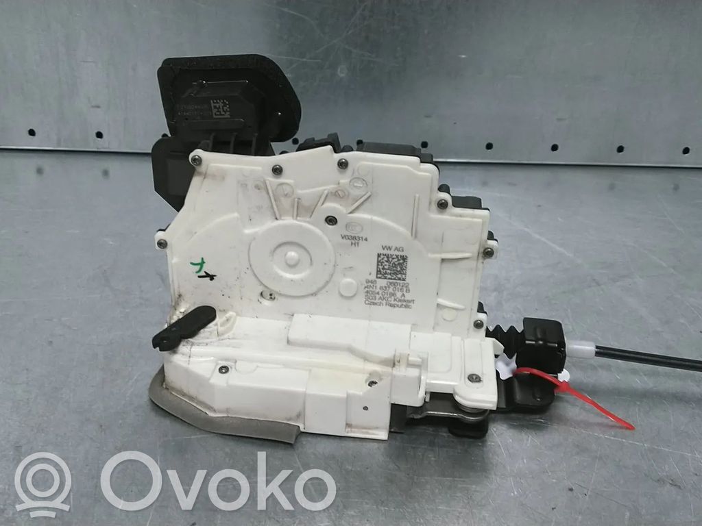 Audi A8 S8 D5 Zamek drzwi przednich 
