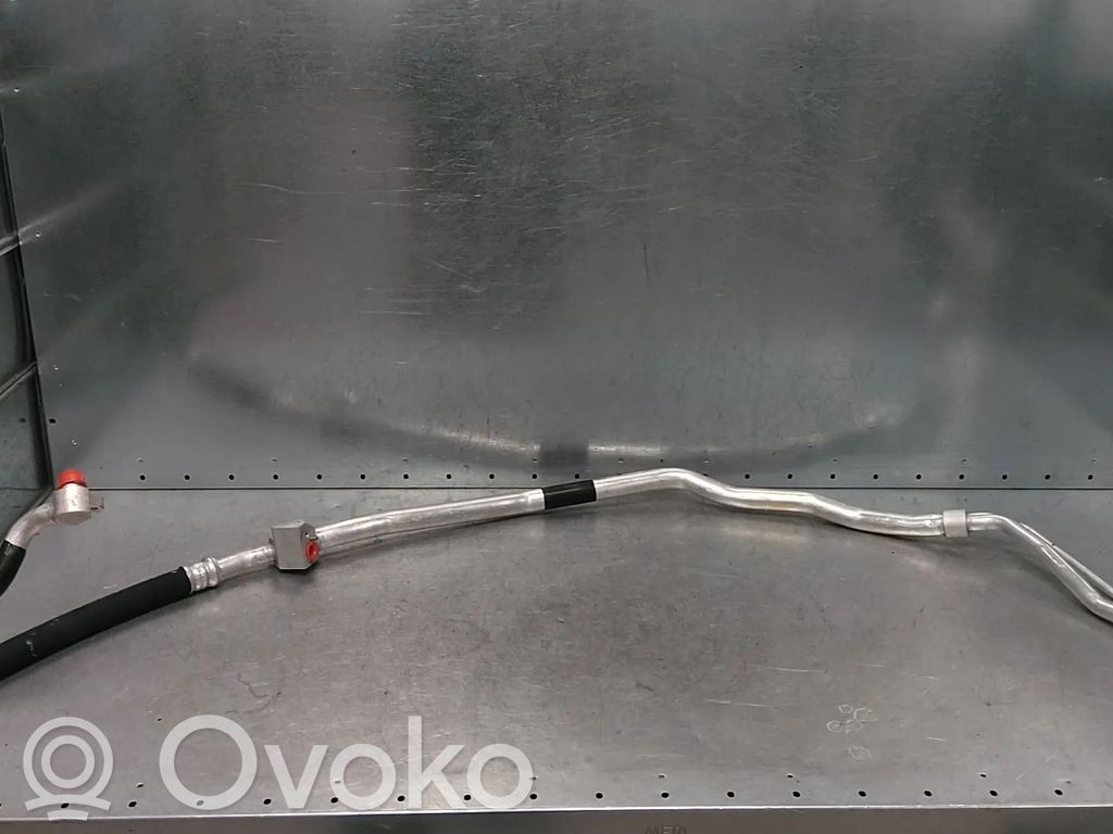 Audi A8 S8 D5 Ilmastointilaitteen putki (A/C) 