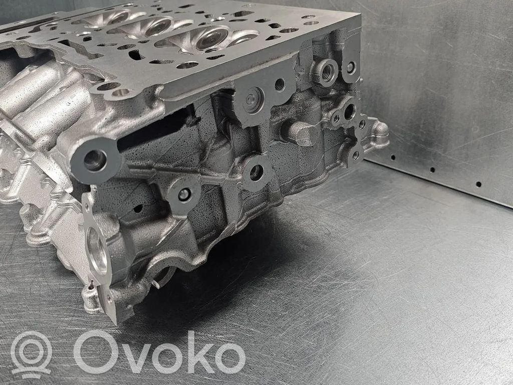 BMW 1 F20 F21 Engine head 