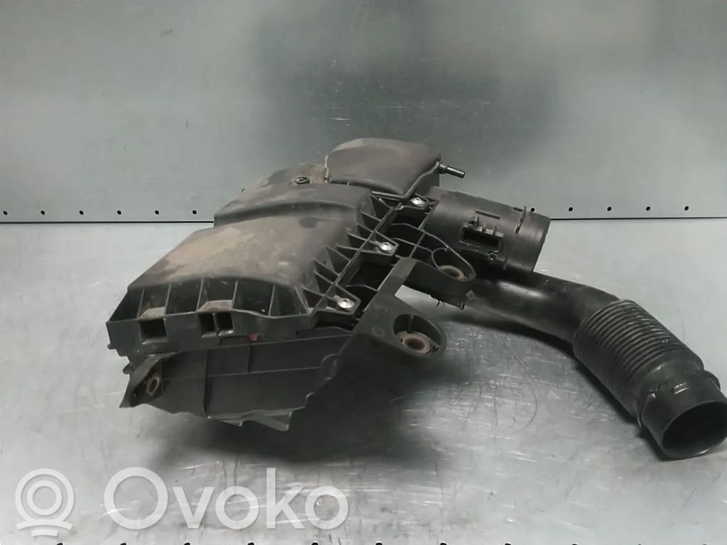 Opel Vivaro Obudowa filtra powietrza 