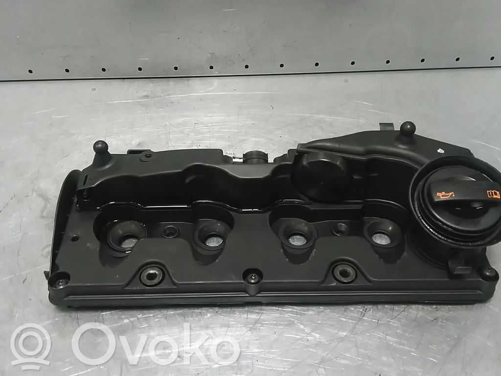 Volkswagen PASSAT B7 Pokrywa zaworów 