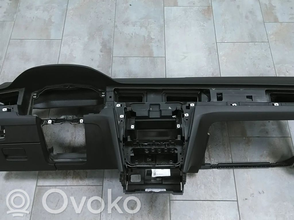Volkswagen PASSAT B8 Cruscotto 