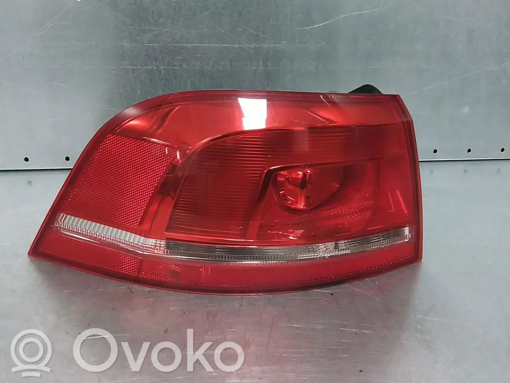 Volkswagen PASSAT B7 Luci posteriori 