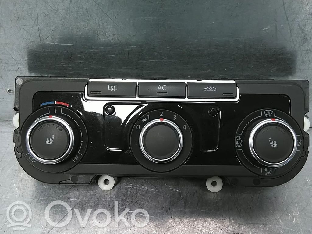 Volkswagen Golf VI Climate control unit 