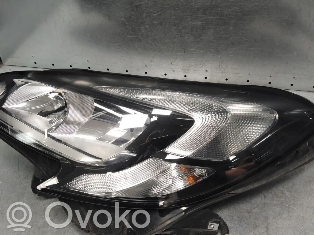Opel Corsa E Headlight/headlamp 