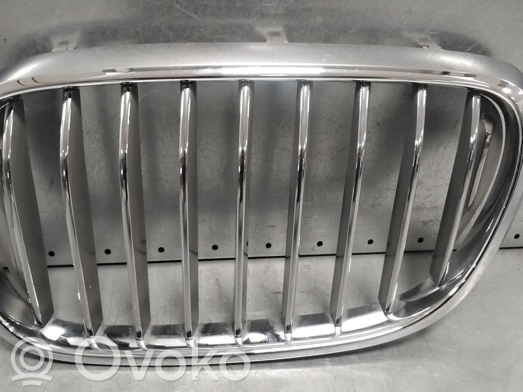 BMW 7 G11 G12 Griglia superiore del radiatore paraurti anteriore 
