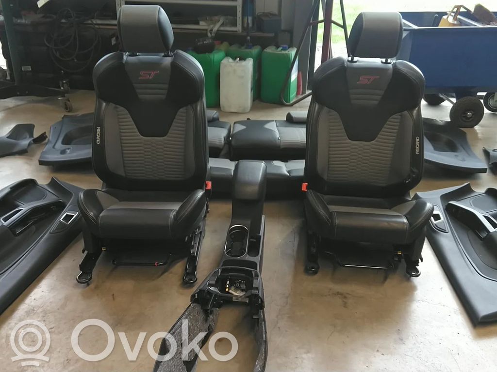 Interior set