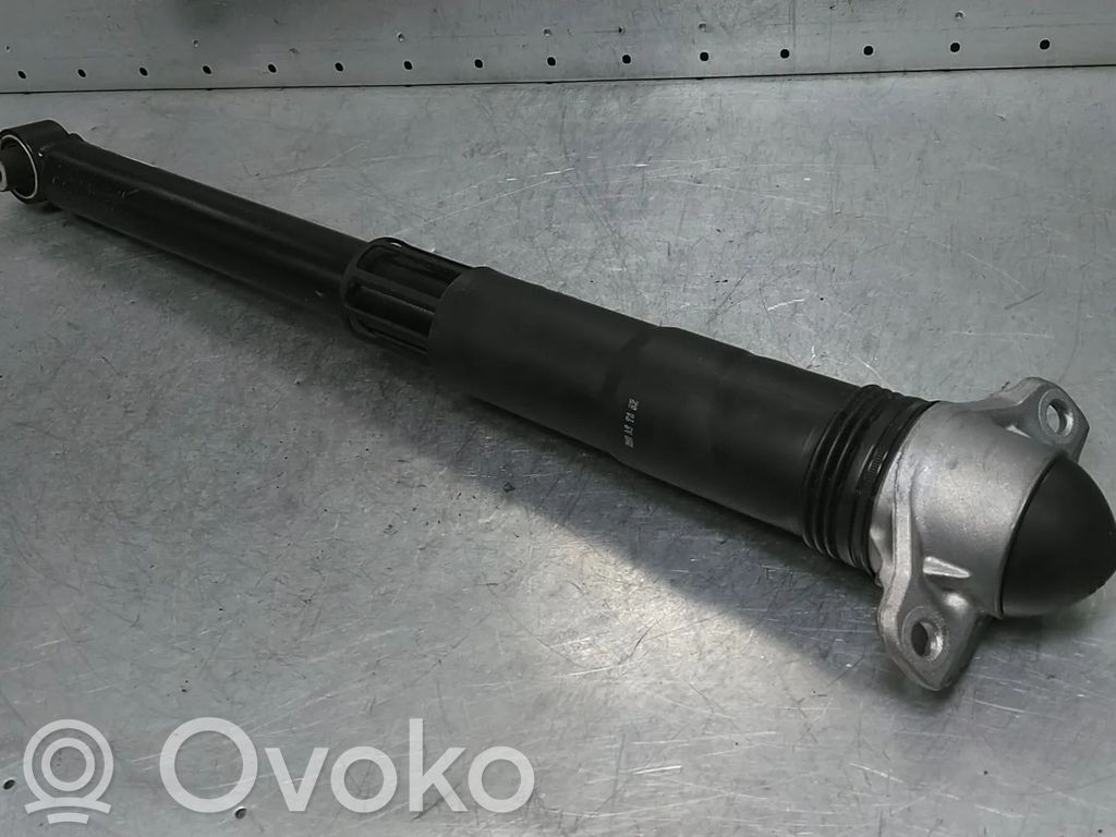 Volkswagen Golf VIII Stoßdämpfer hinten 