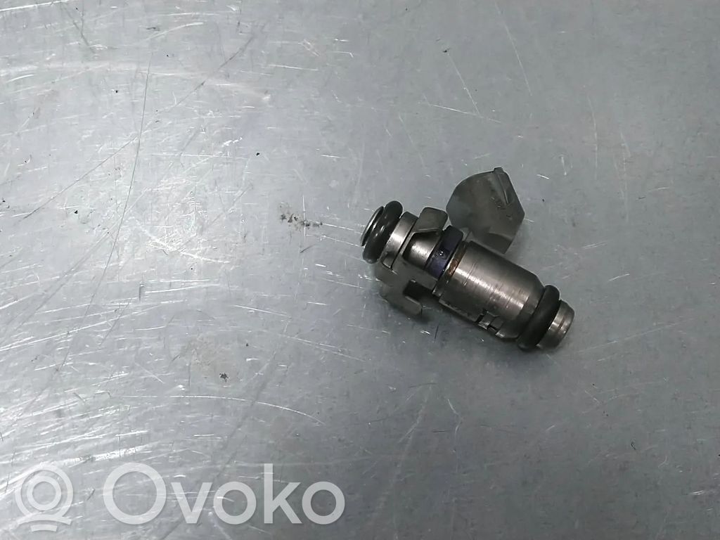 Seat Leon (1M) Fuel injector 