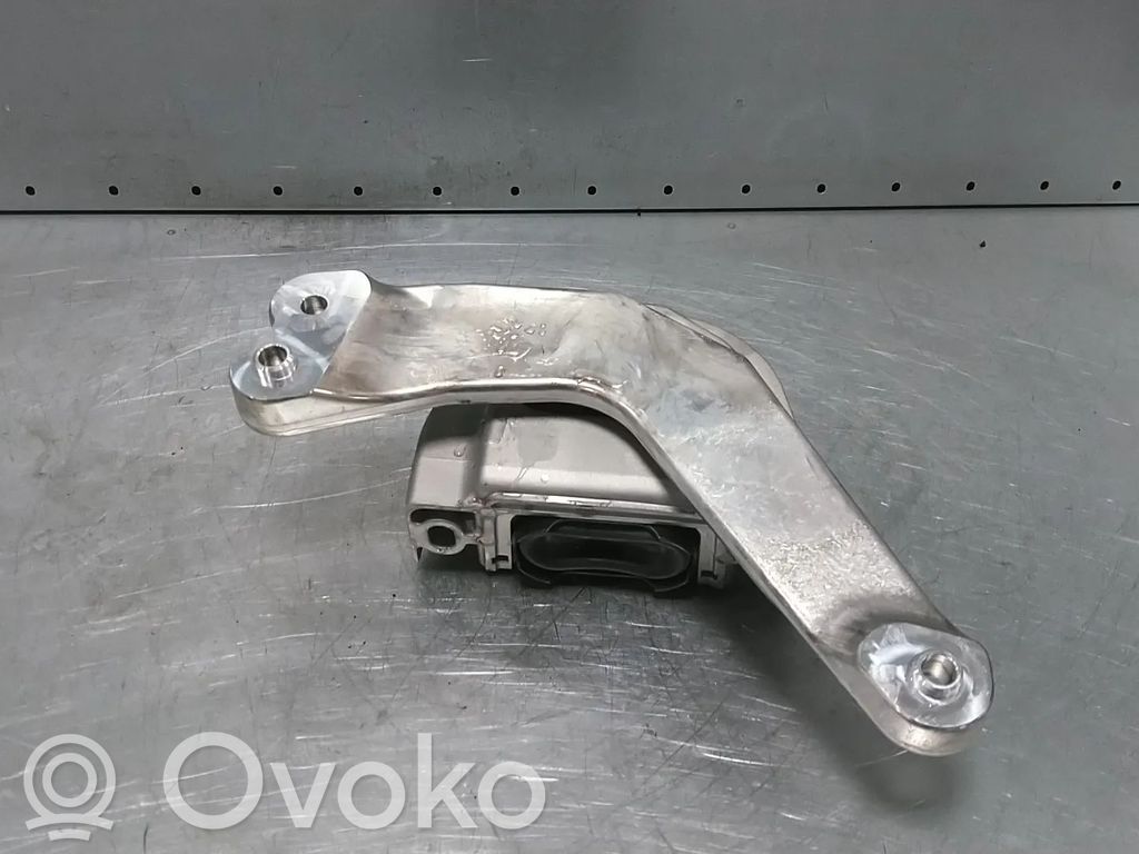Volkswagen Golf VIII Engine mount bracket 