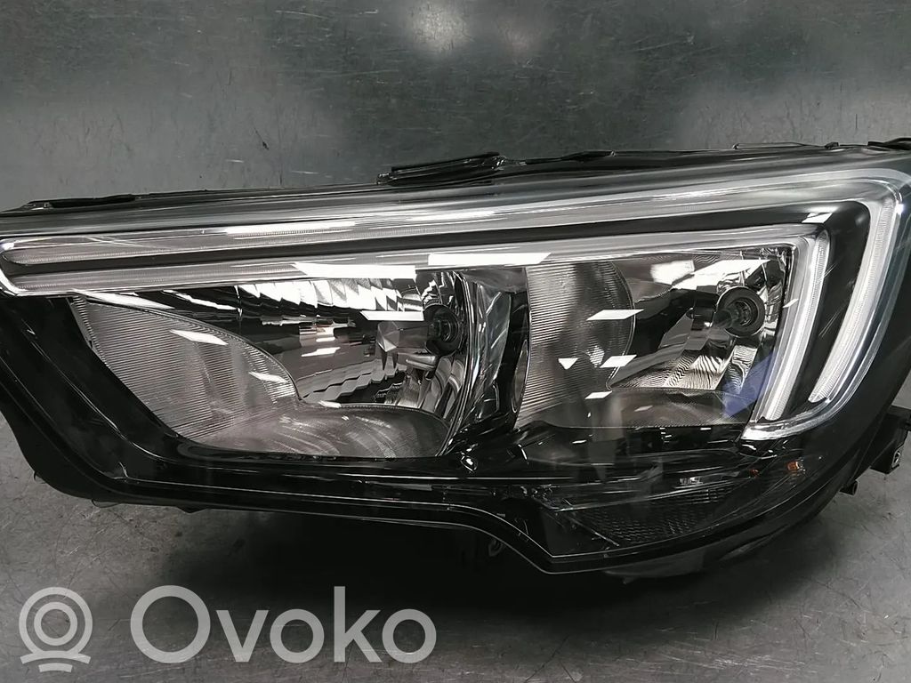 Opel Crossland X Headlight/headlamp 