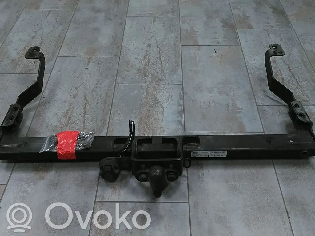 Opel Vivaro Hak holowniczy / Komplet 