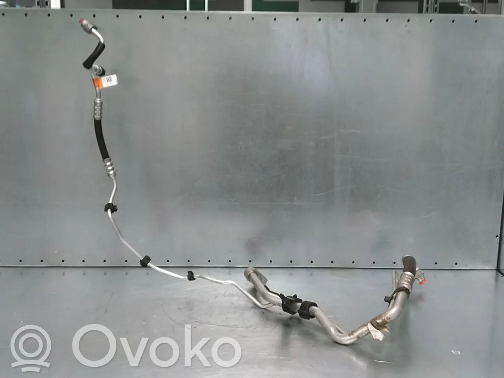 Ford Focus Ilmastointilaitteen putki (A/C) 