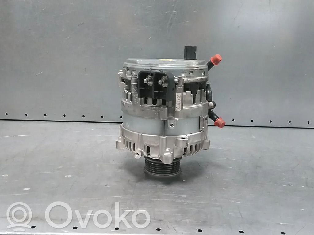 Volkswagen Golf VIII Ģenerators 