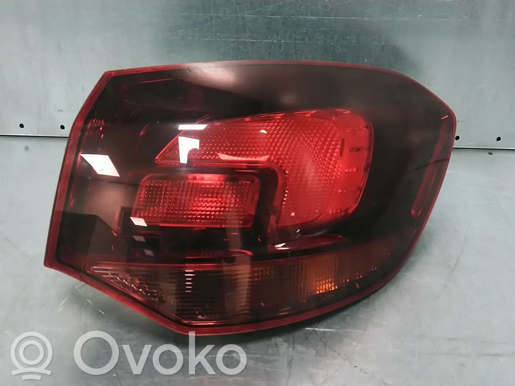 Opel Astra J Lampă spate în caroserie 