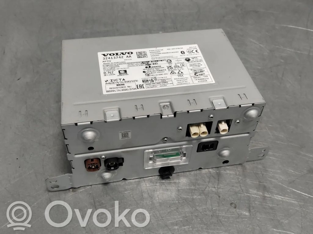 Volvo S90, V90 Panel radia 