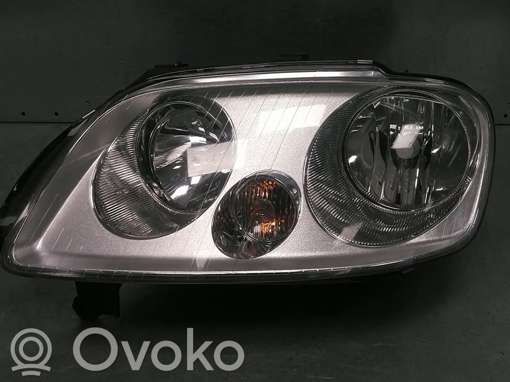Volkswagen Touran I Faro/fanale