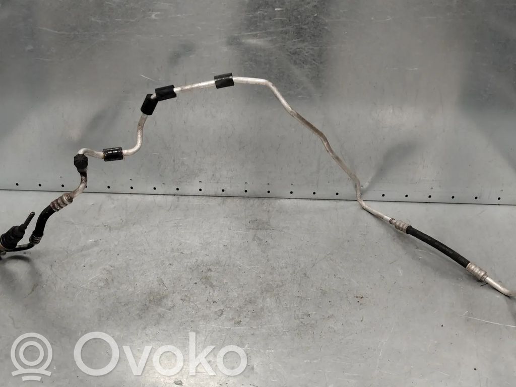 Volkswagen Touran I Ilmastointilaitteen putki (A/C) 