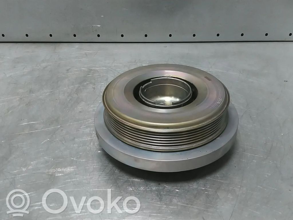 BMW 4 G22 G23 G24 G26 Kampiakselin vauhtipyörä