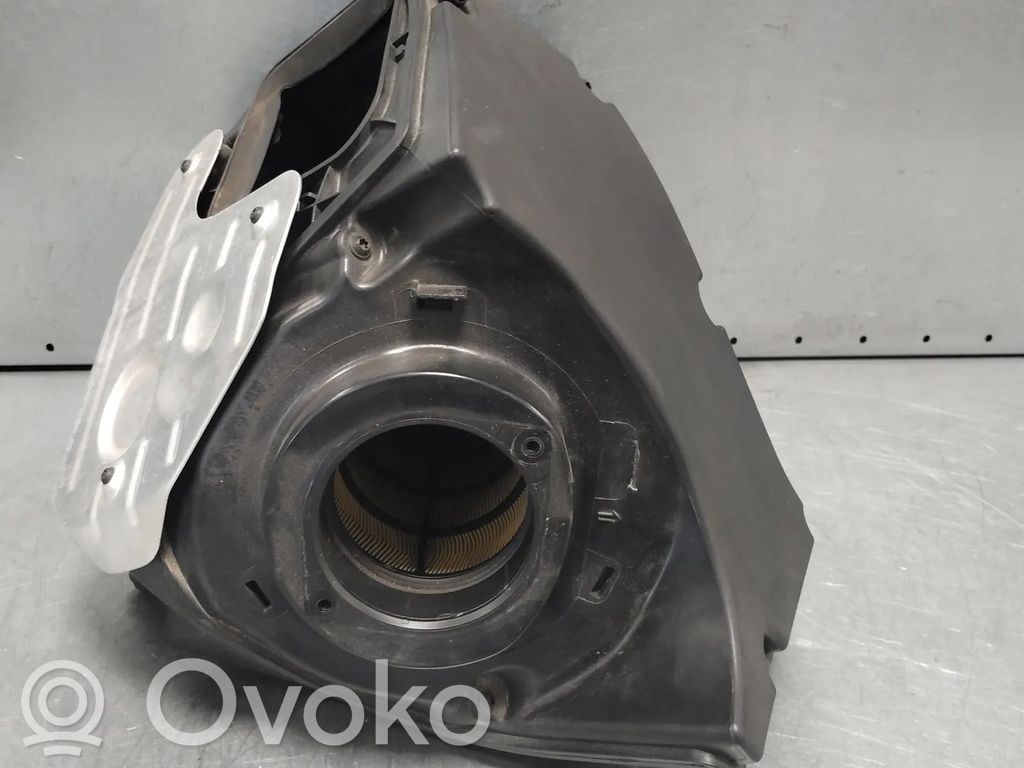 Audi A4 S4 B9 Ilmansuodattimen kotelo