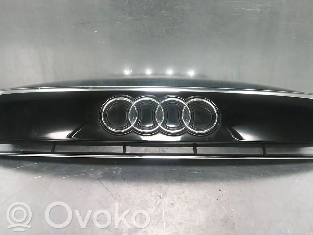 Audi A2 Oberes Gitter vorne 