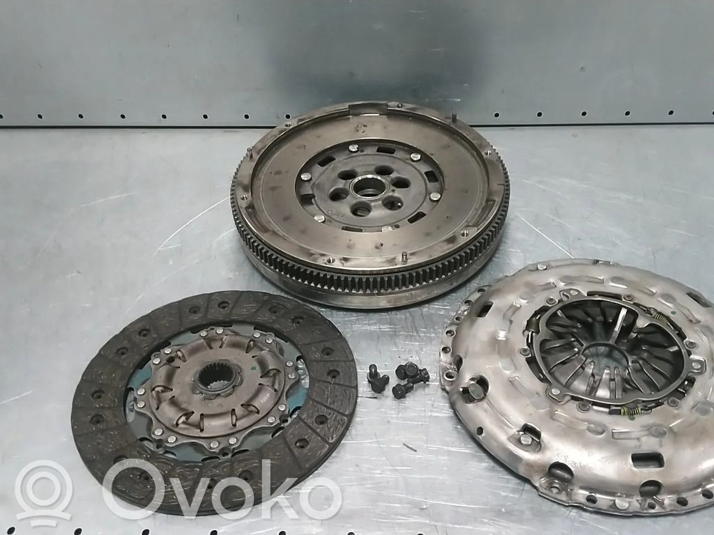 Volkswagen Transporter - Caravelle T5 Flywheel