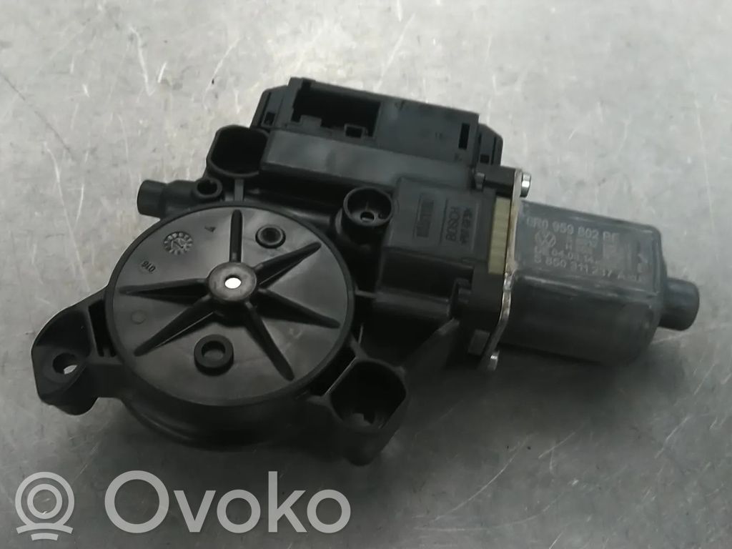 Volkswagen Polo V 6R Motor del regulador de la ventanilla de la puerta delantera 