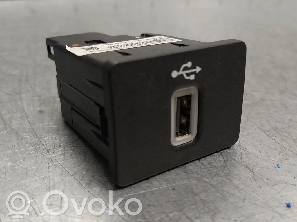 Ford Fiesta USB-pistokeliitin
