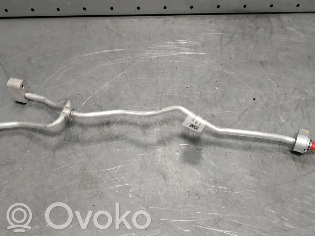 BMW X5 G05 Ilmastointilaitteen putki (A/C) 
