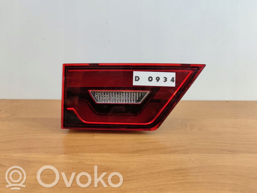 Tailgate rear/tail lights   J9C313193DC