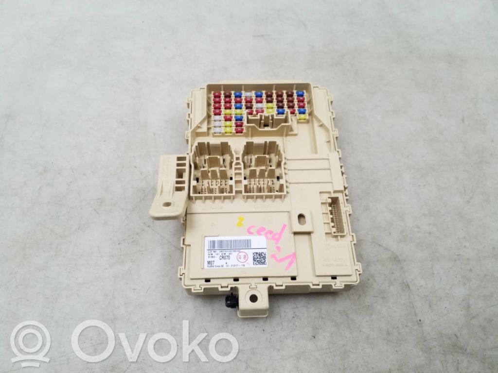 KIA Ceed Fuse module 