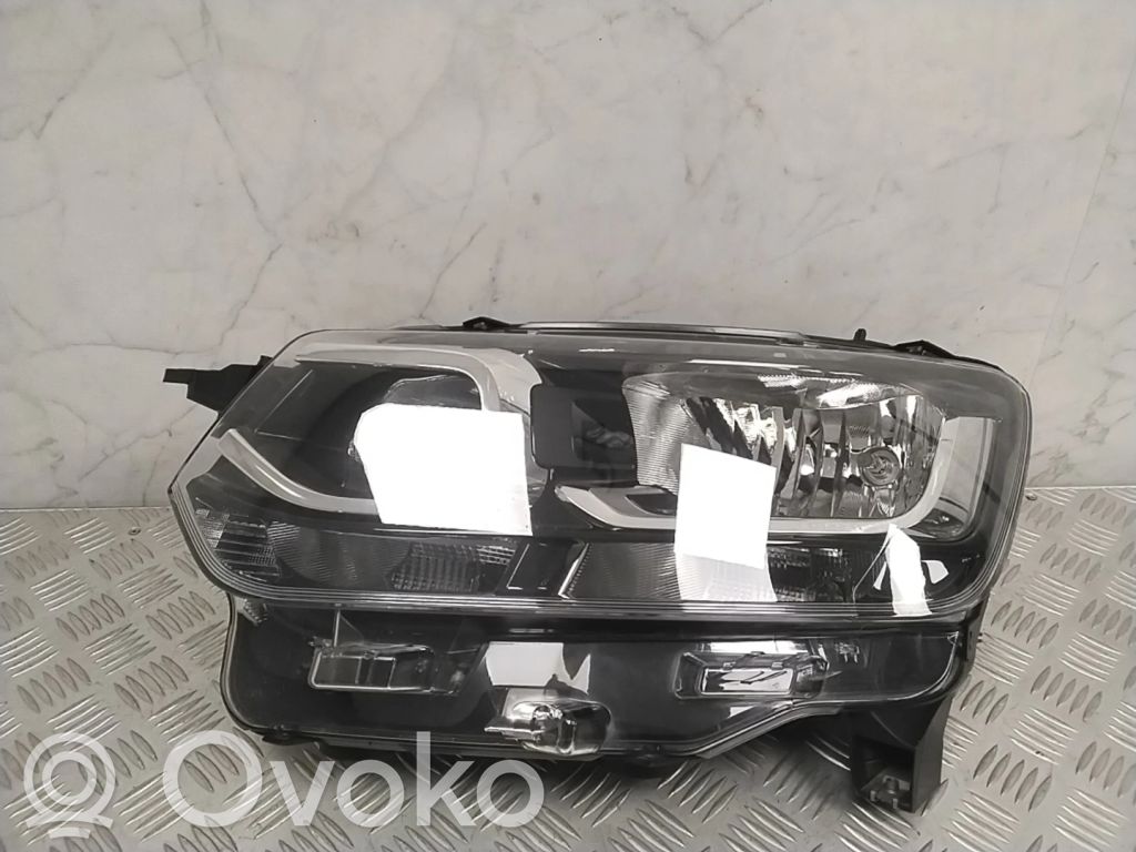 Scheinwerfer   9816824880