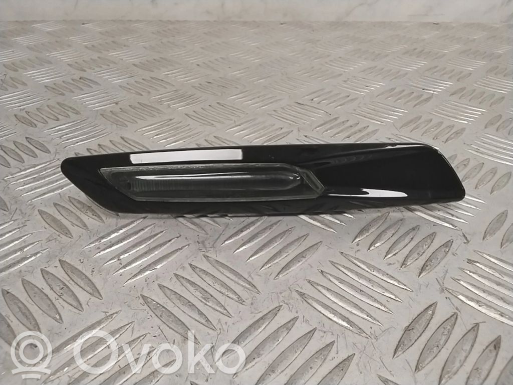 BMW 3 E90 E91 Front fender indicator light 
