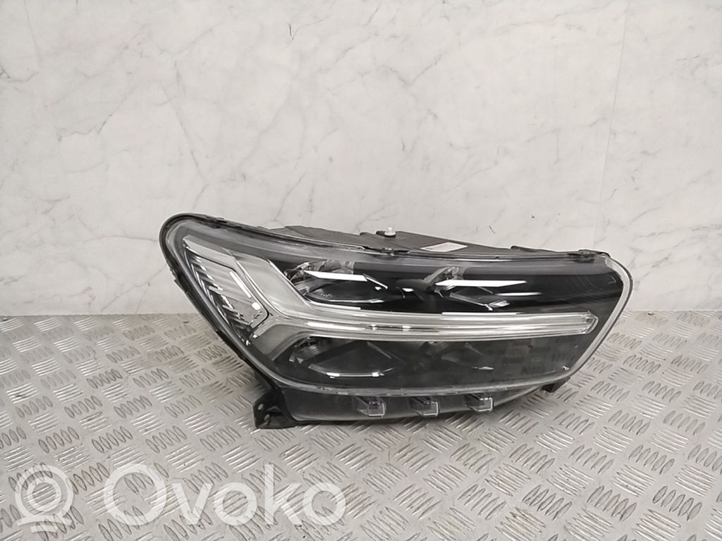 Volvo XC40 Headlight/headlamp 