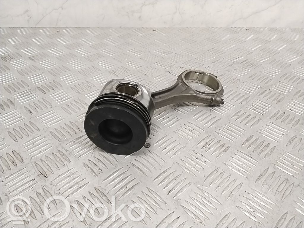 Audi A4 S4 B8 8K Piston with connecting rod 