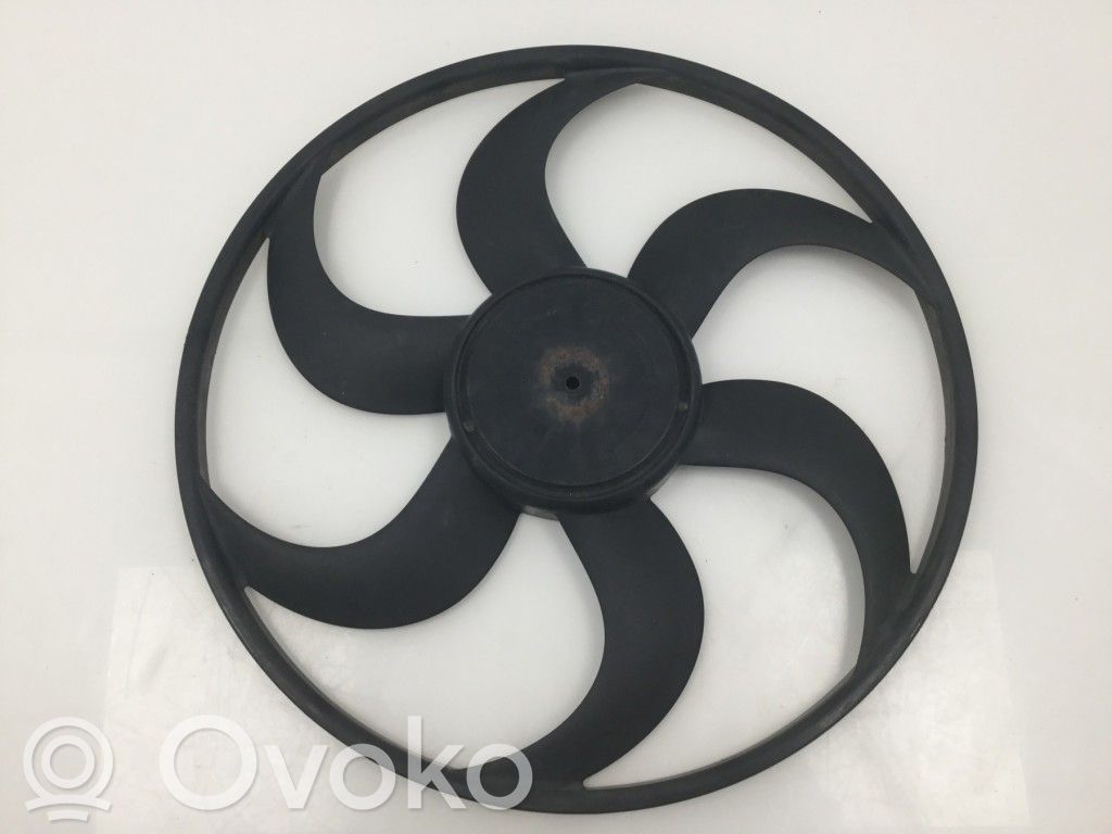 Jeep Cherokee III KJ Radiator cooling fan shroud 