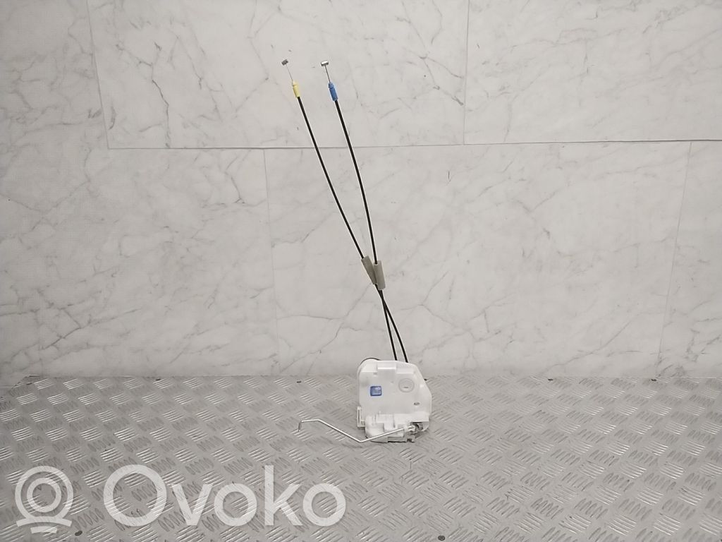 Front door lock   A047218